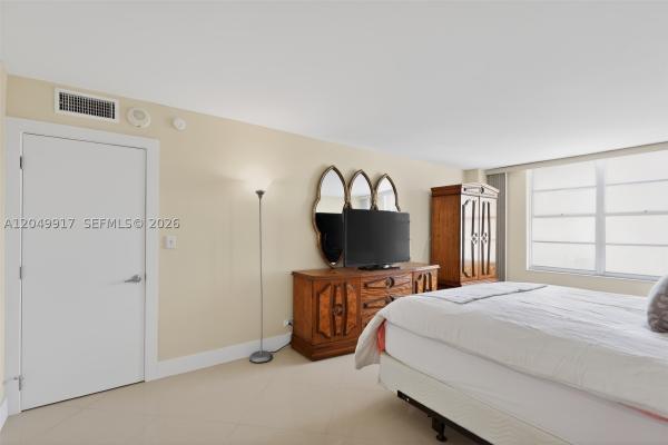 Winston Towers 300, 230 174th St #902, Sunny Isles Beach, Florida 33160, image 1