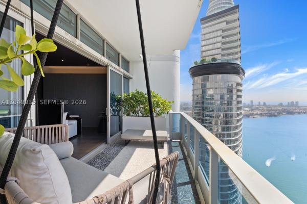 Epic Hotel & Residences, 200 Biscayne Boulevard Way #5404, Miami, Florida 33131, image 3