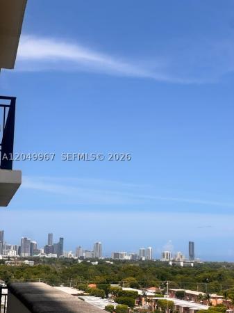Puerta De Palmas, 888 S Douglas Rd #810, Coral Gables, Florida 33134, image 1