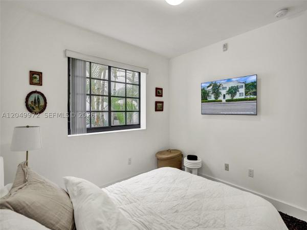 1901 S Le Jeune Rd #3, Coral Gables, Florida 33134, image 2