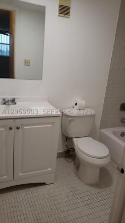 Breakwaters Of The Palm Beaches, 500 Executive Center Dr #4E, West Palm Beach, Florida 33401, image 1