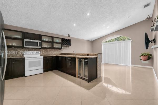 Sunset Pointe At Silver Lakes, 17971 SW 12th Ct, Pembroke Pines, Florida 33029, image 2