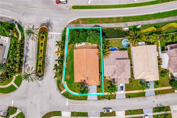 Sunset Pointe At Silver Lakes, 17971 SW 12th Ct, Pembroke Pines, Florida 33029, image 3