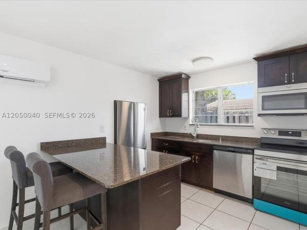 Dolphin Isles, 2513 NE 33rd Ave #1-2, Fort Lauderdale, Florida 33305, image 2