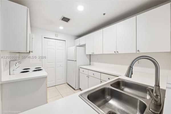 The Courts At Doral Isles, 6700 NW 114th Ave #923, Doral, Florida 33178, image 3