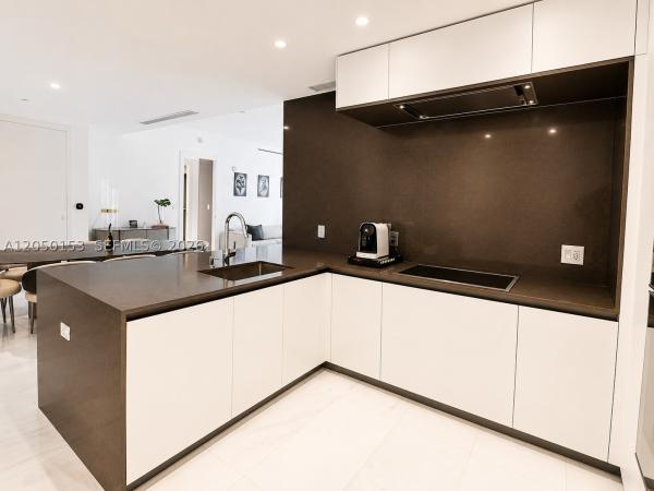 300 Biscayne Boulevard Way #2609W, Miami, Florida 33131, image 3