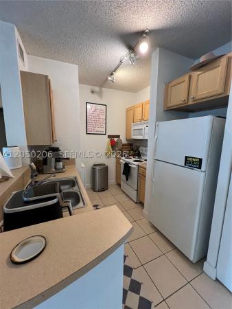 Valencia, 6001 SW 70th St #421, South Miami, Florida 33143, image 3