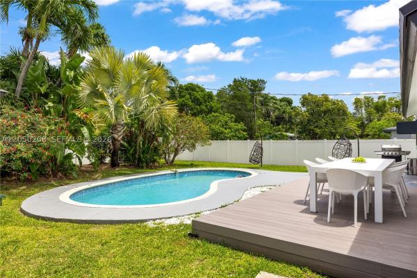 Mango Gardens, 1401 SW 32nd St, Fort Lauderdale, Florida 33315, image 1
