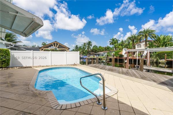 Middle River Manor, 2424 NE 18th Ave, Wilton Manors, Florida 33305, image 2