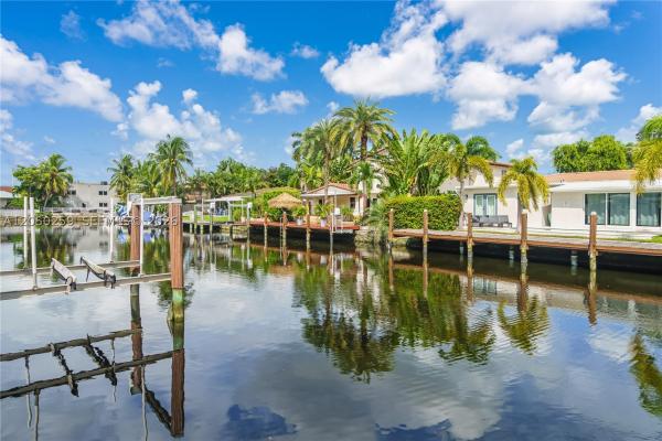 Middle River Manor, 2424 NE 18th Ave, Wilton Manors, Florida 33305, image 3