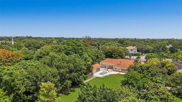 7030 Sunset Dr, Unincorporated Dade County, Florida 33143, image 2