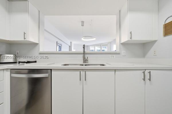 DoubleTree By Hilton Ocean Point Resort & Spa, 17375 Collins Ave #1506, Sunny Isles Beach, Florida 33160, image 1