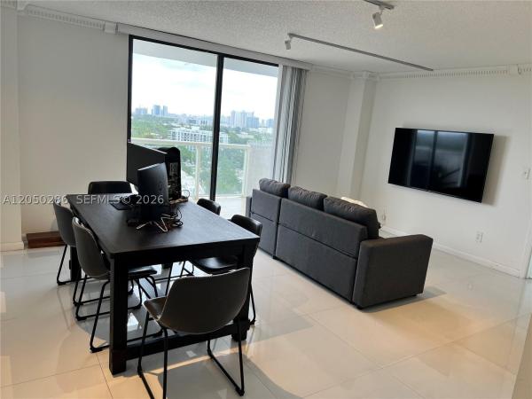 Sailboat Cay, 13499 Biscayne Blvd #1407, North Miami, Florida 33181, image 2