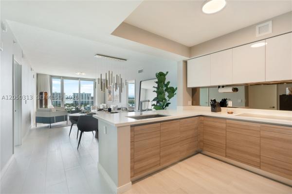 Parque Towers, 330 Sunny Isles Blvd #5-1404, Sunny Isles Beach, Florida 33160, image 3