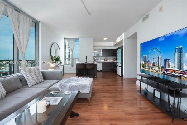 The Ivy At Riverfront, 90 SW 3rd St #2113, Miami, Florida 33130, image 3