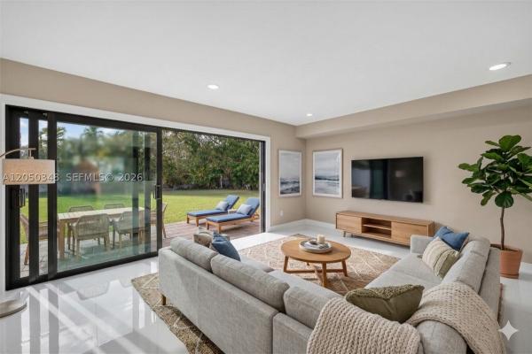 8024 SW 91st Ave, Unincorporated Dade County, Florida 33173, image 3
