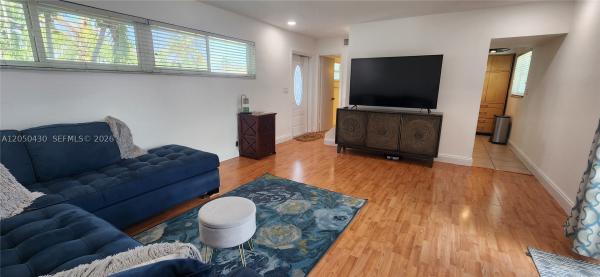 Kimberly Lake Villas, 4081 NE 14th Ave, Oakland Park, Florida 33334, image 1