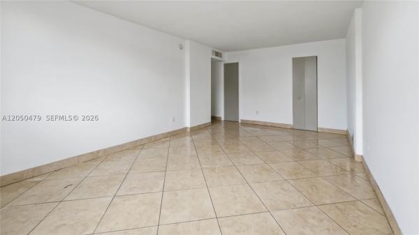 Three Seasons, 16450 Miami Dr #103, North Miami Beach, Florida 33162, image 3