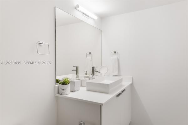 La Perla, 16699 Collins Ave #2004, Sunny Isles Beach, Florida 33160, image 3