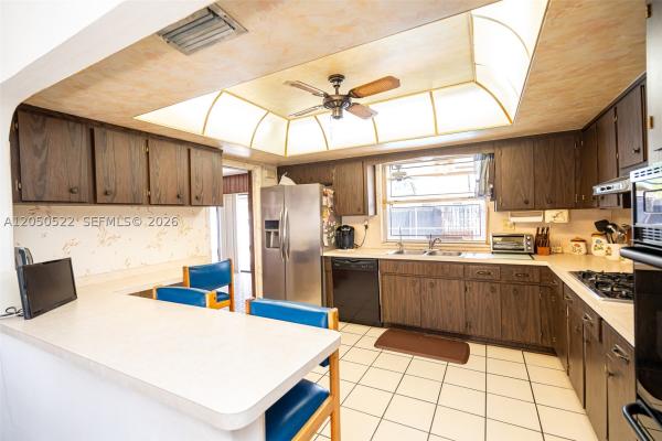 Pasadena Lakes, 8721 NW 18th St, Pembroke Pines, Florida 33024, image 3