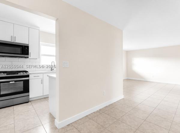 Bella Luna, 1245 W 24th St #219, Hialeah, Florida 33010, image 2