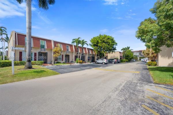 De Soto Park North, 1951 Atlantic Shores Blvd #23, Hallandale Beach, Florida 33009, image 3
