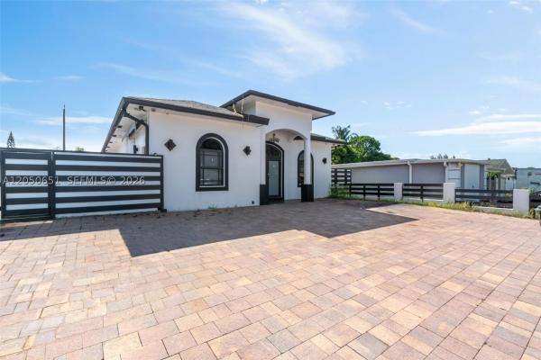 Sky Ranch, 725 Mercury St, West Palm Beach, Florida 33406, image 3