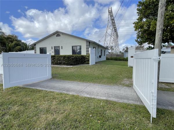 Sun Gardens, 1370 NW 3rd St #., Dania Beach, Florida 33004, image 1