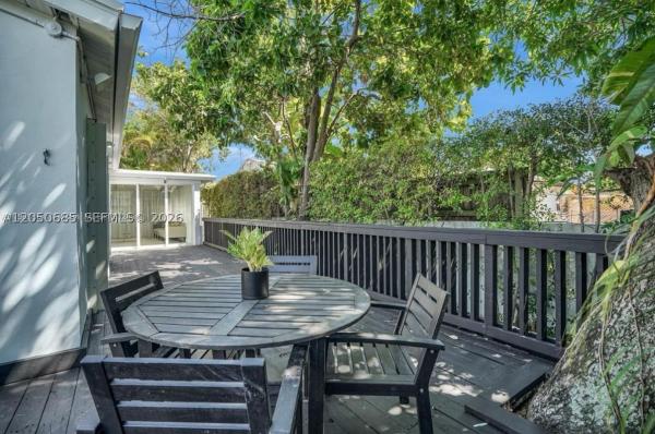 Altos Del Mar, 9264 Byron Ave, Surfside, Florida 33154, image 2