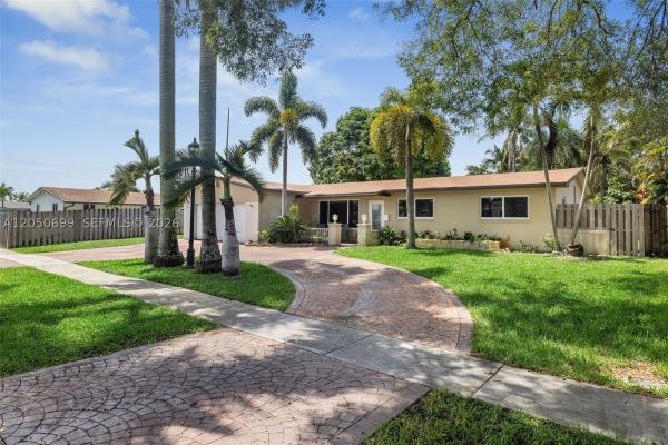 Pasadena Lakes, 8431 Pasadena Blvd, Pembroke Pines, Florida 33024, image 1