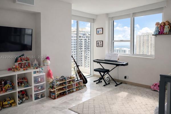 Courvoisier Courts, 701 Brickell Key Blvd #1611, Miami, Florida 33131, image 2