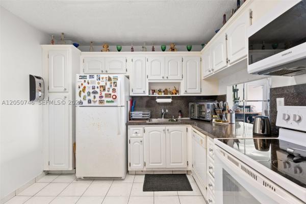 Stanton House, 6900 Bay Dr #5C, Miami Beach, Florida 33141, image 2