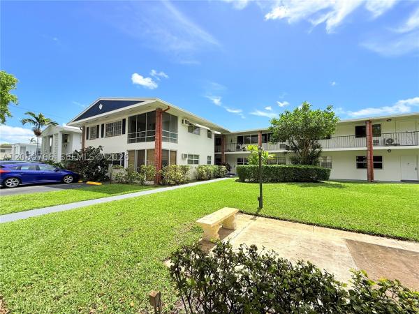 Suburbanite Square, 3600 Harrison St #16B, Hollywood, Florida 33021, image 1