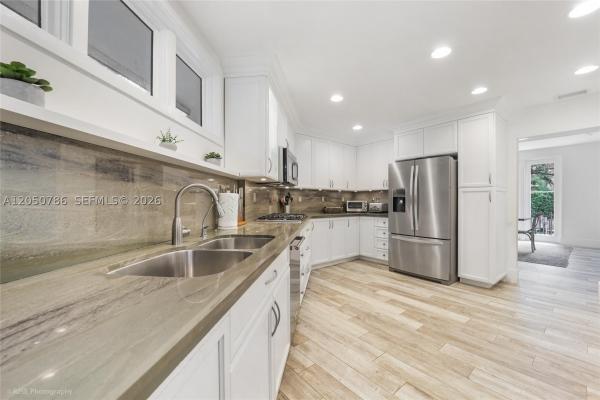 Bayshore View, 2449 S Bayshore Dr, Miami, Florida 33133, image 3
