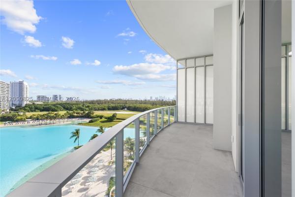 2411 Laguna Cr #606, Miami, Florida 33181, image 1