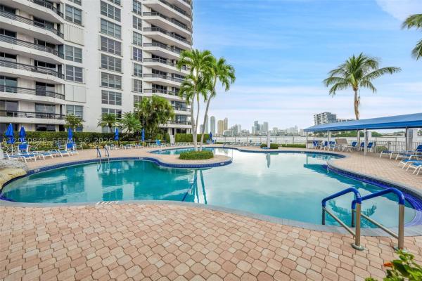 Mystic Pointe Tower 500, 3530 Mystic Pointe Dr #710, Aventura, Florida 33180, image 1