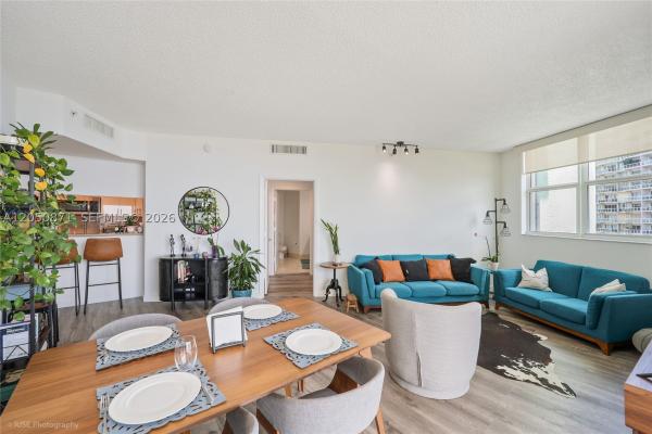 The Metropolitan, 2475 Brickell Ave #1107, Miami, Florida 33129, image 3