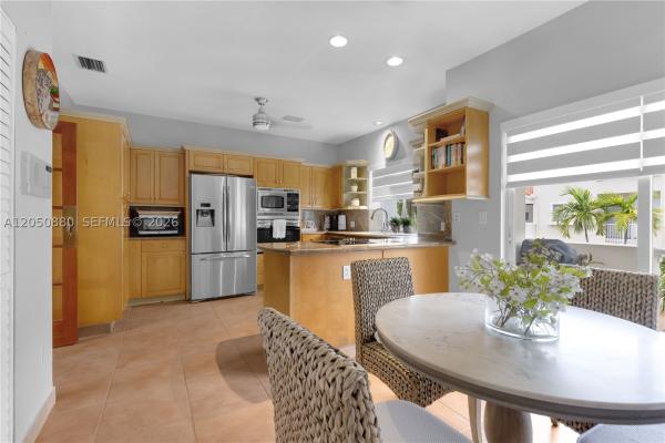 21399 Marina Cove Cir #15, Aventura, Florida 33180, image 2