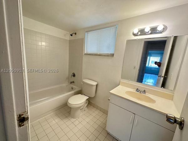 New World, 505 NW 177th St #111, Miami Gardens, Florida 33169, image 2