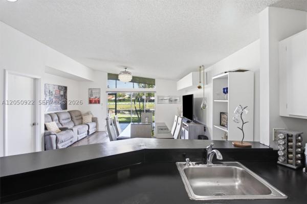 502 Woodgate Cir #B, Sunrise, Florida 33326, image 2
