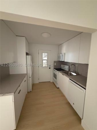 Courtyards Of The Grove, 2924 Day Ave #N110, Miami, Florida 33133, image 2