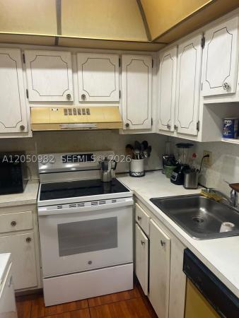 Sabal Palm Village, 4990 E Sabal Palm Blvd #218, Tamarac, Florida 33319, image 2