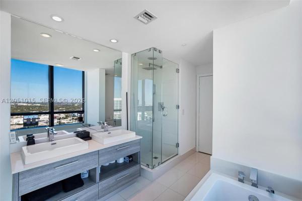 Paraiso Bay, 650 NE 32nd St #3408, Miami, Florida 33137, image 1