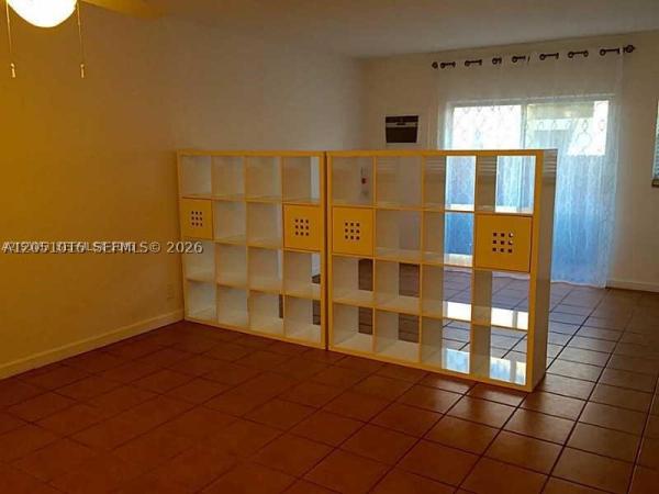 Villas Of Pinecrest, 6715 N Kendall Dr #707, Pinecrest, Florida 33156, image 2