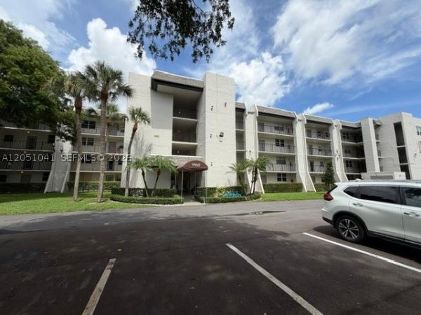 Poinciana Place Of Pine Island Ridge, 9460 Poinciana Pl #310, Davie, Florida 33324, image 1