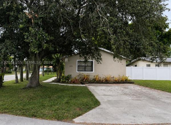 Lauderdale Park, 1010 NE 16th St #1-2, Fort Lauderdale, Florida 33304, image 3
