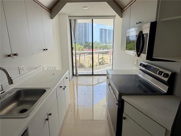 Portsview At Waterways, 3610 Yacht Club Dr #602, Aventura, Florida 33180, image 2