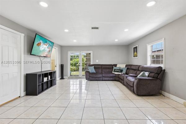 Boulevard Heights, 250 N 66th Ave, Hollywood, Florida 33024, image 2