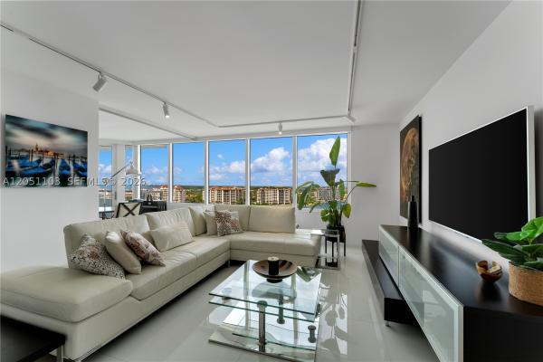 South Pointe Towers, 400 S Pointe Dr #1805, Miami Beach, Florida 33139, image 3