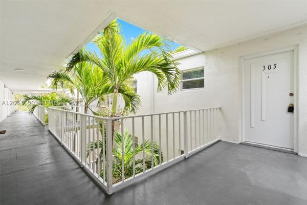 Spring Crest, 4215 N University Dr #305, Sunrise, Florida 33351, image 2